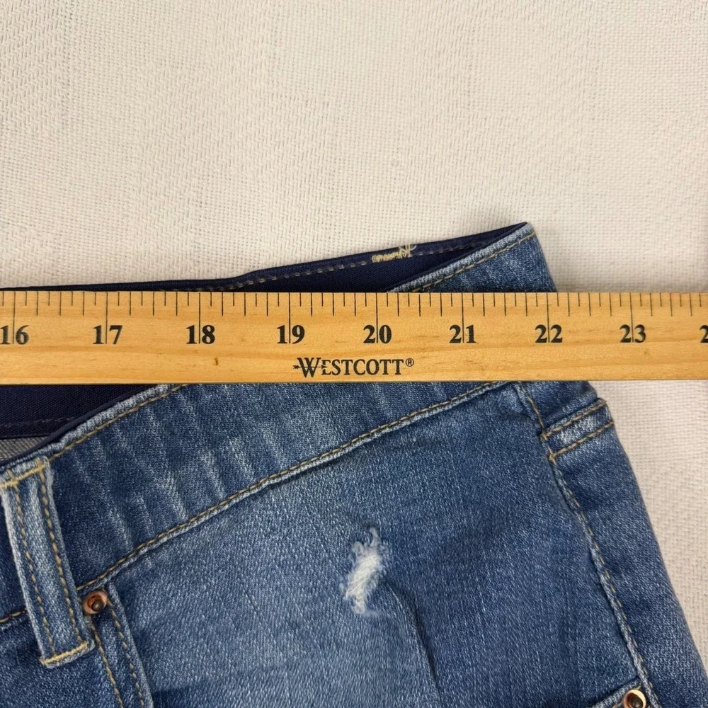 Terra & Sky Plus 28W Bermuda Short Light Wash Distressed Button Fly TummyControl